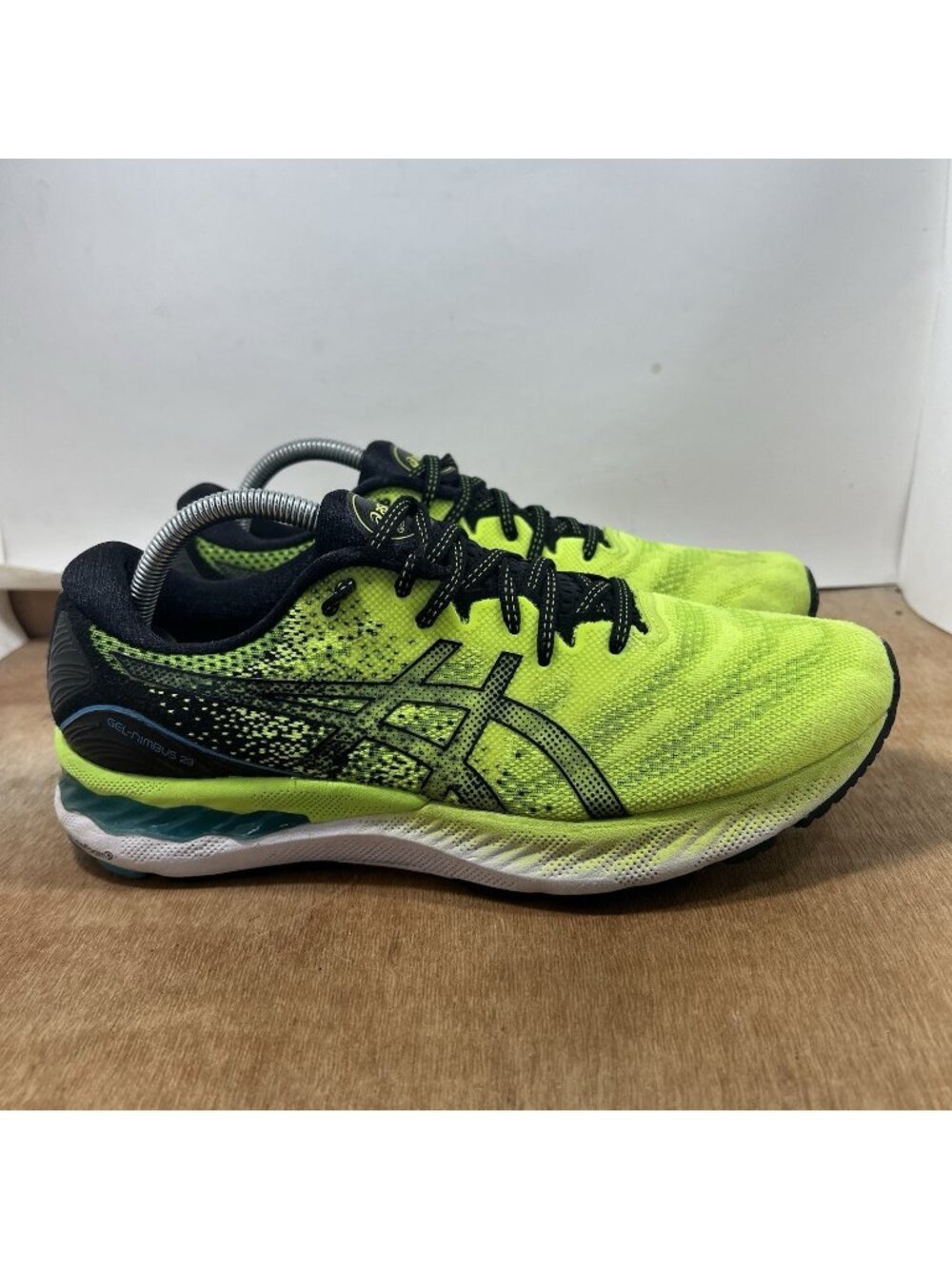 Asics Gel-Nimbus 23 Mens Size 9.5 Neon Running Shoes Comfort Sneakers